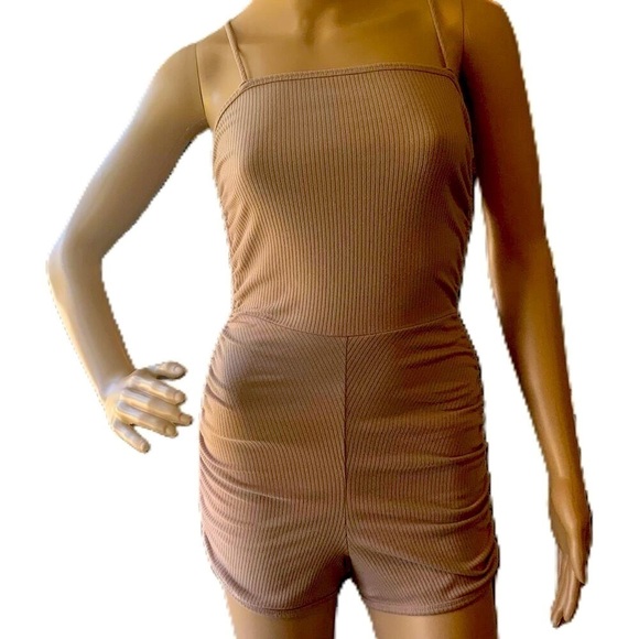 Forever 21 Taupe Sleeveless Square Neckline Ribbed Romper Size Small - Picture 1 of 15